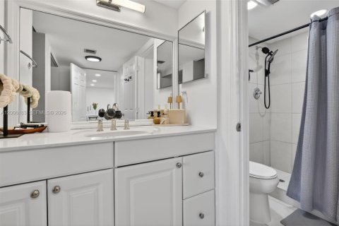 Copropriété à vendre à Aventura, Floride: 2 chambres, 100.24 m2 № 2072946 - photo 25