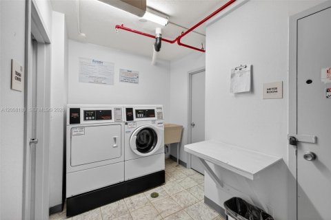 Copropriété à vendre à Aventura, Floride: 2 chambres, 100.24 m2 № 2072946 - photo 15