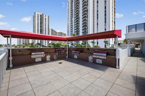 Copropriété à vendre à Aventura, Floride: 2 chambres, 100.24 m2 № 2072946 - photo 11