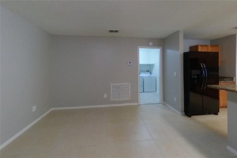 Villa ou maison à louer à Winter Garden, Floride: 4 chambres, 232.72 m2 № 2418720 - photo 3