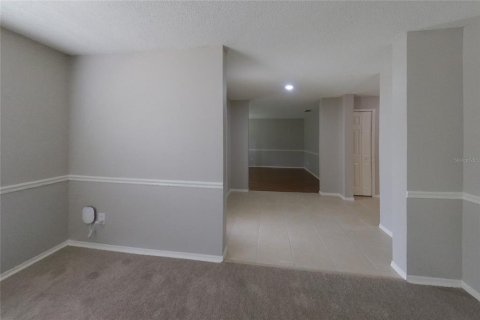 Villa ou maison à louer à Winter Garden, Floride: 4 chambres, 232.72 m2 № 2418720 - photo 5