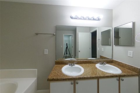 Villa ou maison à louer à Winter Garden, Floride: 4 chambres, 232.72 m2 № 2418720 - photo 9