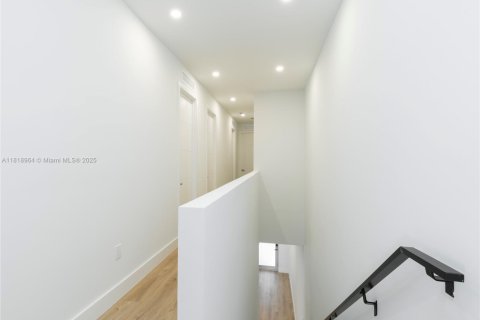 Townhouse in Fort Lauderdale, Florida 3 bedrooms, 184.41 sq.m. № 1934468 - photo 15