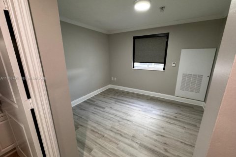 Снять в аренду квартиру в Суитуотер, Флорида 1 спальня, № 2025641 - фото 9