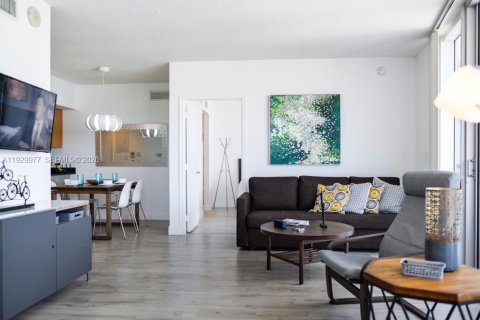 Condominio en alquiler en Miami, Florida, 2 dormitorios, 97.36 m2 № 2059913 - foto 14