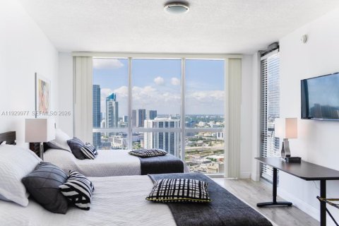Condominio en alquiler en Miami, Florida, 2 dormitorios, 97.36 m2 № 2059913 - foto 10