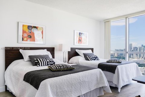 Condominio en alquiler en Miami, Florida, 2 dormitorios, 97.36 m2 № 2059913 - foto 8