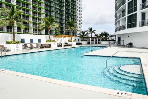 Condominio en alquiler en Miami, Florida, 2 dormitorios, 97.36 m2 № 2059913 - foto 28