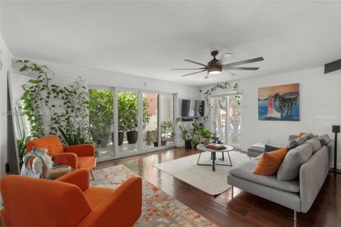 Condo à Miami Beach, Floride, 2 chambres  № 2365979