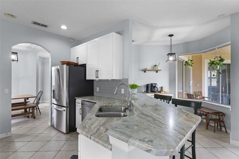 House in Windermere, Florida 4 bedrooms, 202.62 sq.m. № 1824202 - photo 15