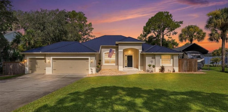Casa en Groveland, Florida 3 dormitorios, 186.83 m2 № 2229732