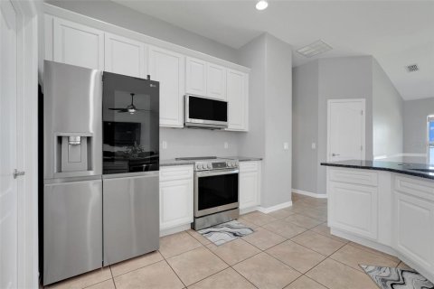 Casa en venta en Groveland, Florida, 3 dormitorios, 186.83 m2 № 2229732 - foto 18