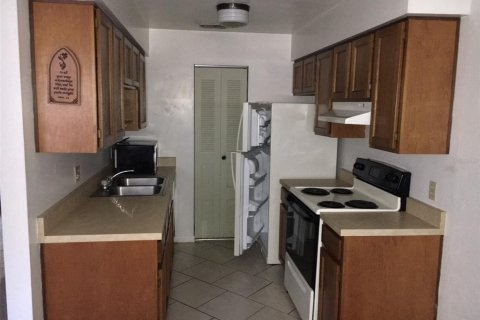 Снять в аренду квартиру в Гейнсвилл, Флорида 2 спальни, 73.21м2, № 2258978 - фото 2