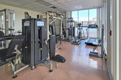 Купить кондоминиум в Халландейл-Бич, Флорида 1 спальня, 62.43м2, № 1709615 - фото 28