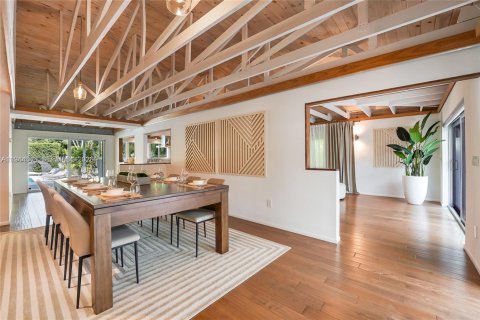Casa en venta en Miami, Florida, 5 dormitorios, 386.38 m2 № 2001116 - foto 7