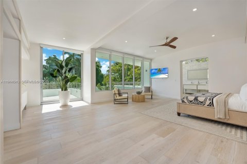 Casa en venta en Miami, Florida, 5 dormitorios, 386.38 m2 № 2001116 - foto 29