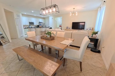 House in Orlando, Florida 3 bedrooms, 159.7 sq.m. № 2187390 - photo 30