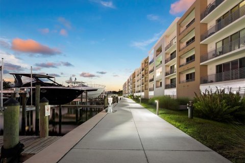 Condominio en venta en Sarasota, Florida, 1 dormitorio, 75.25 m2 № 2217496 - foto 25
