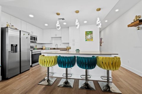 Condominio en venta en Sarasota, Florida, 1 dormitorio, 75.25 m2 № 2217496 - foto 3