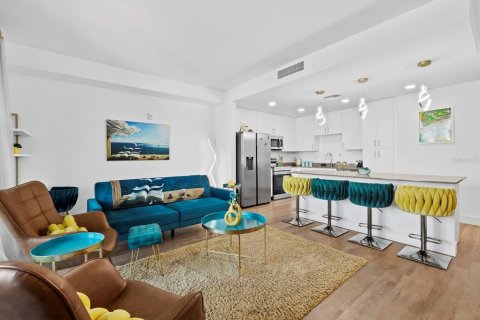 Condominio en venta en Sarasota, Florida, 1 dormitorio, 75.25 m2 № 2217496 - foto 5