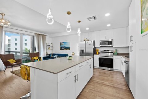 Condominio en venta en Sarasota, Florida, 1 dormitorio, 75.25 m2 № 2217496 - foto 12