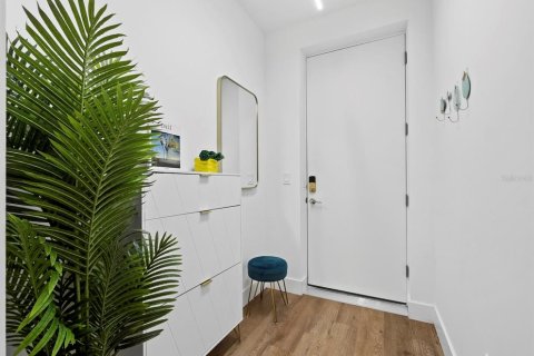 Condominio en venta en Sarasota, Florida, 1 dormitorio, 75.25 m2 № 2217496 - foto 18