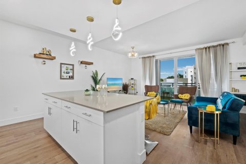 Condominio en venta en Sarasota, Florida, 1 dormitorio, 75.25 m2 № 2217496 - foto 10
