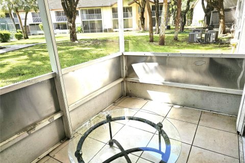 Copropriété à vendre à Miami, Floride: 2 chambres, 97.08 m2 № 2265239 - photo 12