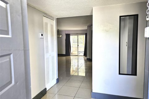 Copropriété à vendre à Miami, Floride: 2 chambres, 97.08 m2 № 2265239 - photo 3