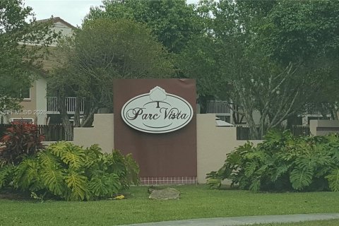 Copropriété à vendre à Miami, Floride: 2 chambres, 97.08 m2 № 2265239 - photo 2