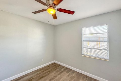 Villa ou maison à louer à Bradenton, Floride: 4 chambres, 172.89 m2 № 2418934 - photo 7