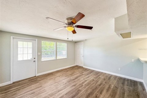 Villa ou maison à louer à Bradenton, Floride: 4 chambres, 172.89 m2 № 2418934 - photo 4