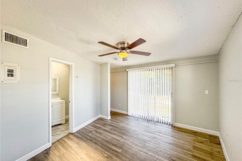 Villa ou maison à louer à Bradenton, Floride: 4 chambres, 172.89 m2 № 2418934 - photo 8