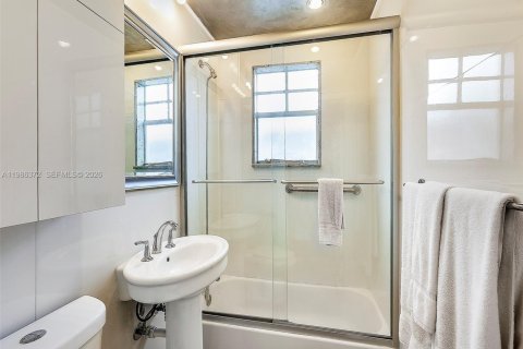 Copropriété à louer à Miami Beach, Floride: 49.98 m2 № 2047958 - photo 11