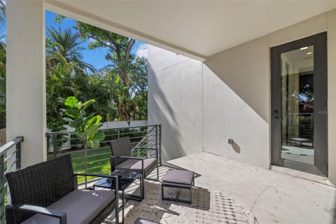 Townhouse in Tampa, Florida 4 bedrooms, 402.36 sq.m. № 2198733 - photo 26