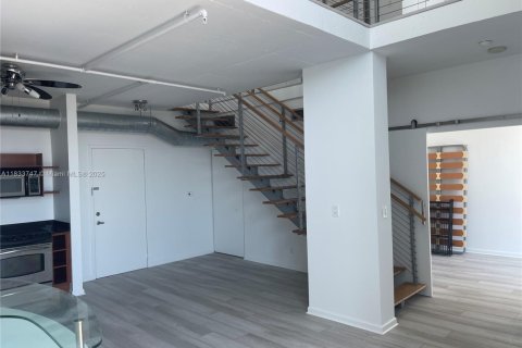 Condo in Miami, Florida, 2 bedrooms  № 1814642 - photo 8