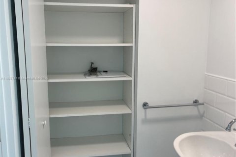 Condo in Miami, Florida, 2 bedrooms  № 1814642 - photo 28