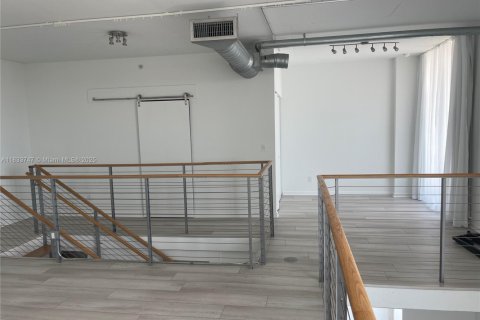 Condo in Miami, Florida, 2 bedrooms  № 1814642 - photo 18