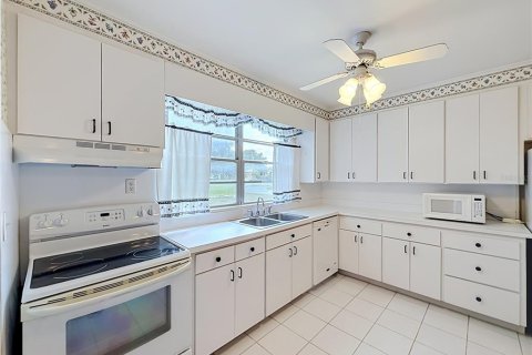 Купить виллу или дом в Зеллфуд, Флорида 5 комнат, 136.47м2, № 2325099 - фото 24