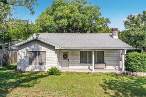 House in Zellwood, Florida 3 bedrooms, 136.47 sq.m. № 2325099