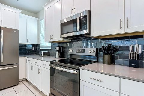 Villa ou maison à vendre à Kissimmee, Floride: 5 chambres, 305.83 m2 № 2342162 - photo 16