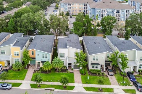 Villa ou maison à vendre à Kissimmee, Floride: 5 chambres, 305.83 m2 № 2342162 - photo 2