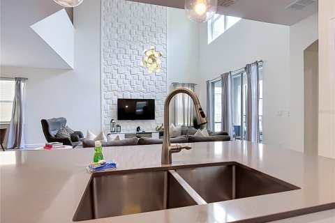 Villa ou maison à vendre à Kissimmee, Floride: 5 chambres, 305.83 m2 № 2342162 - photo 18