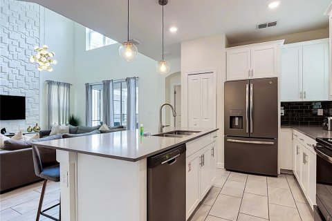 Villa ou maison à vendre à Kissimmee, Floride: 5 chambres, 305.83 m2 № 2342162 - photo 17