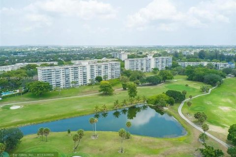 Copropriété à louer à Pompano Beach, Floride: 3 chambres, 150.5 m2 № 2085784 - photo 4