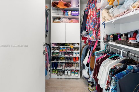 Copropriété à louer à Miami, Floride: 2 chambres, 89.37 m2 № 1956636 - photo 11