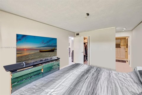Condominio en venta en Hallandale Beach, Florida, 1 dormitorio, 74.88 m2 № 1938513 - foto 9