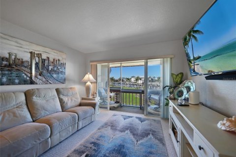 Condo in Punta Gorda, Florida, 2 bedrooms  № 1583996 - photo 8
