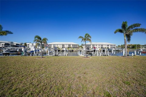 Condo in Punta Gorda, Florida, 2 bedrooms  № 1583996 - photo 3