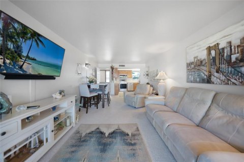 Condo in Punta Gorda, Florida, 2 bedrooms  № 1583996 - photo 10